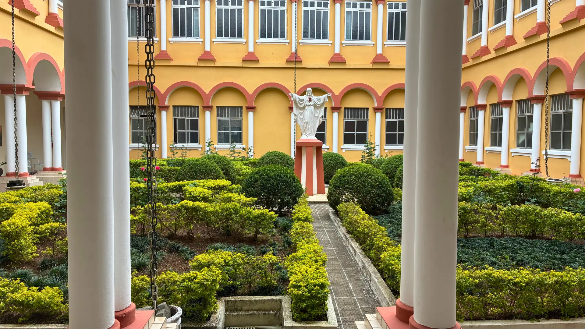 Jardim das Irmãs no Colégio Nossa Senhora do Sagrado Coração